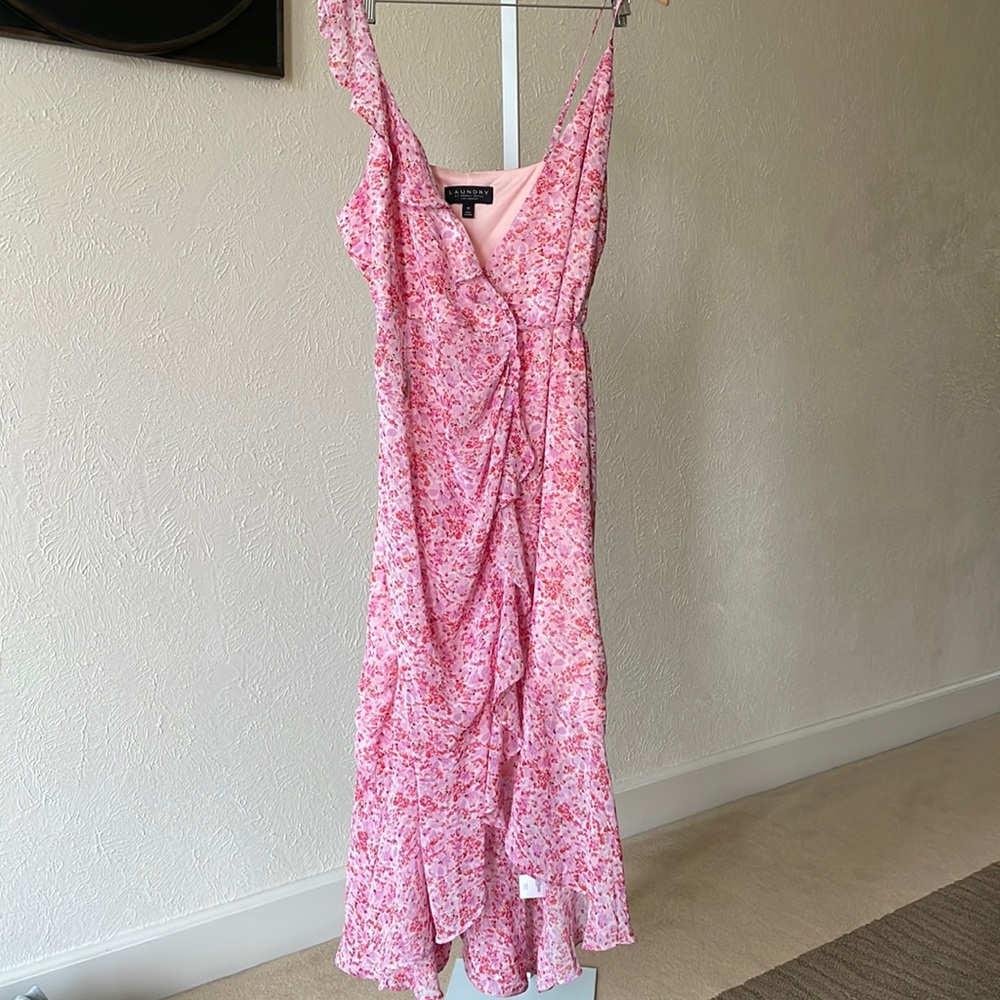 NWT $138 Laundry by Shelli Segal silky ditsy floral asymmetrical wrap dr…